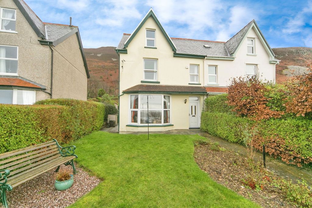 Property photo 1 of 32