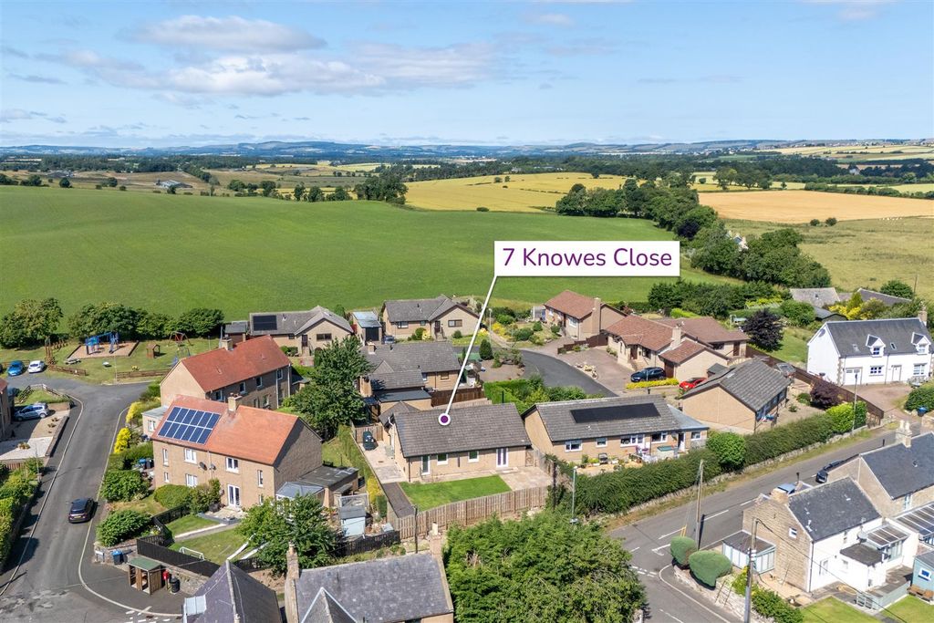 Property photo 3 of 25 7_Knowes_Close-01.Jpg