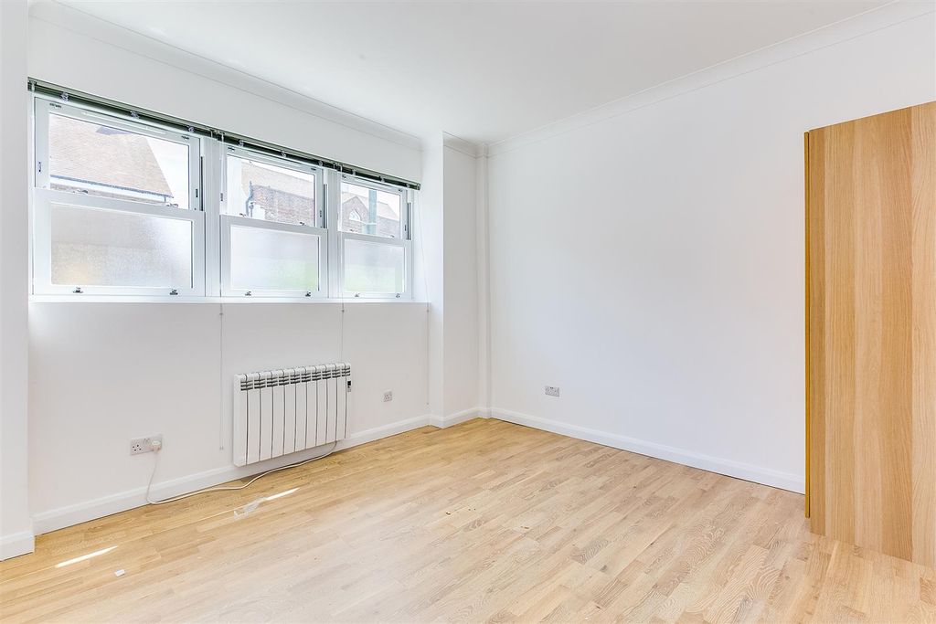 Property photo 3 of 9 Gff 137 Kingston Road Sw19 Bedroom 1.Jpg