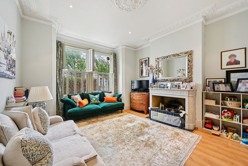 Property photo 1 of 11