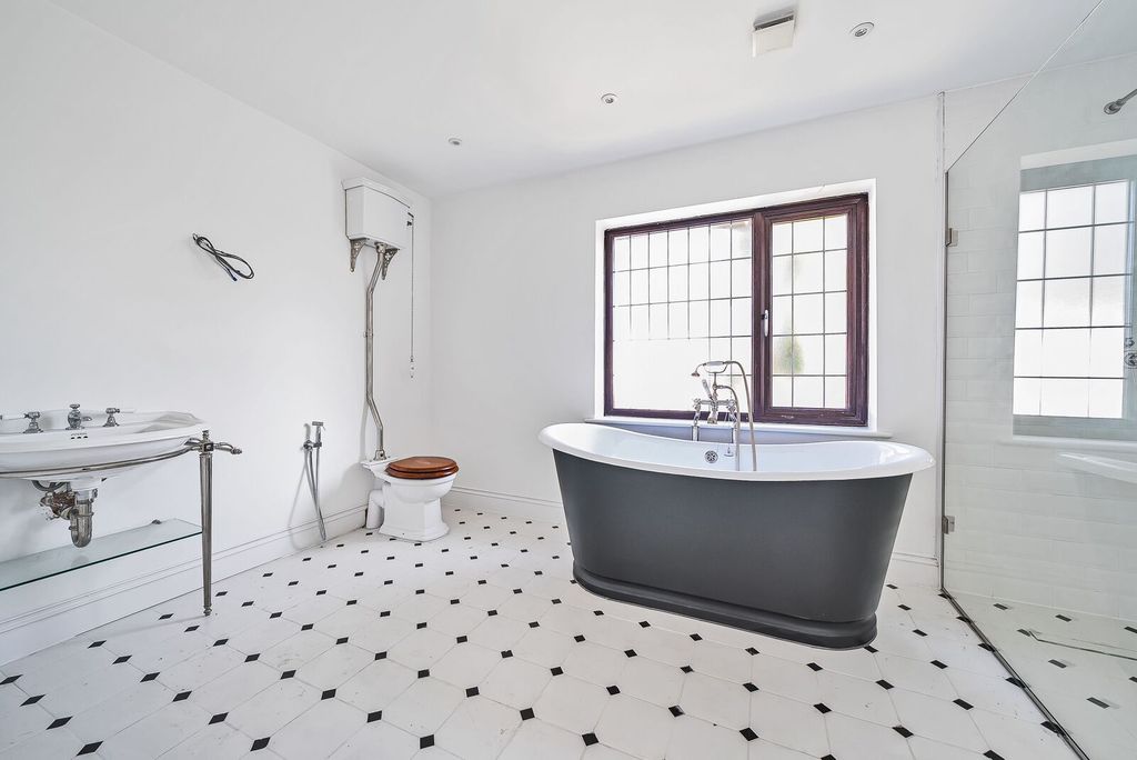 Additional image 12 of 7 bed detached house for saleRanmore Avenue, Shirley, Croydon CR0