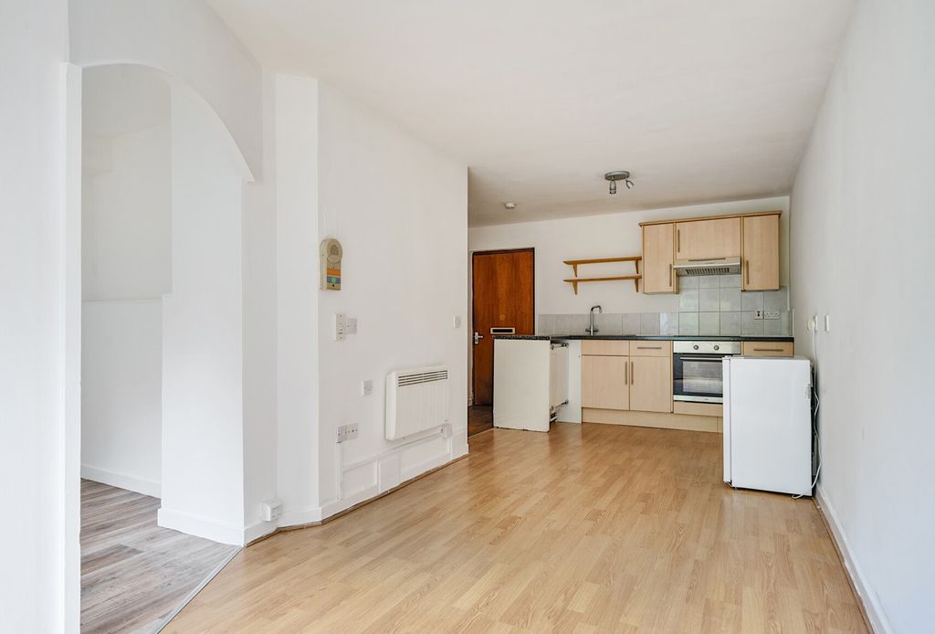 Property photo 3 of 18 1341550-16-689E07...