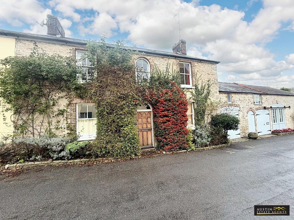 Property photo 1 of 31 Front (Exterior)