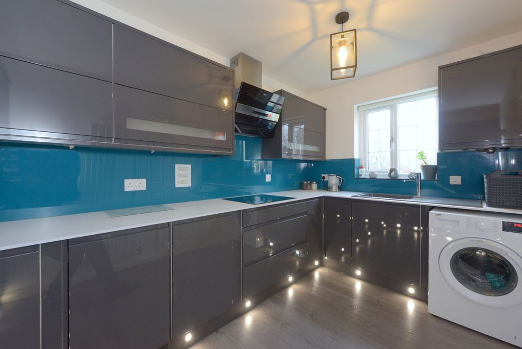 Property photo 2 of 17 3975515