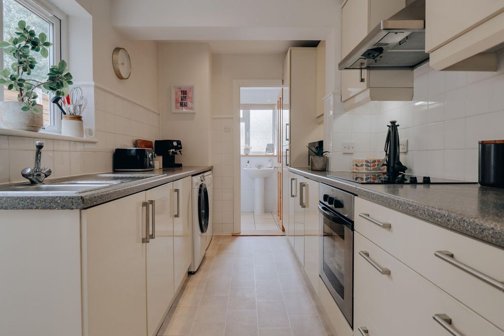Property photo 3 of 15 Kitchen