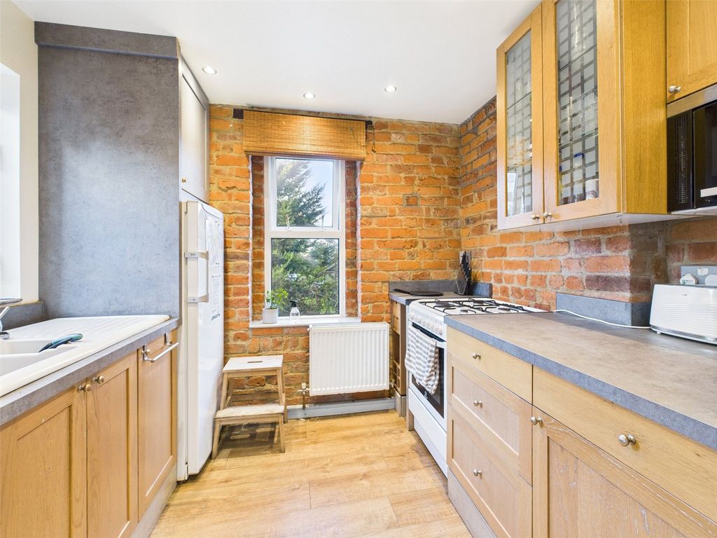 Property photo 2 of 8 Picture No. 05