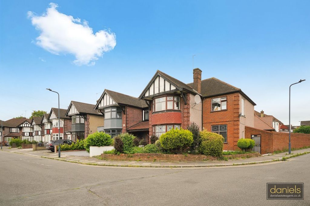 Property photo 1 of 19