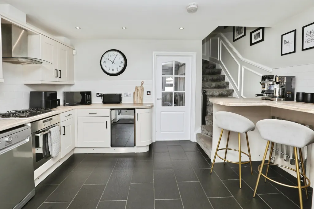 House in Knowsley, Halewood - More