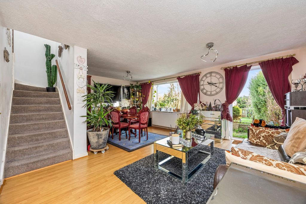 Property photo 2 of 23