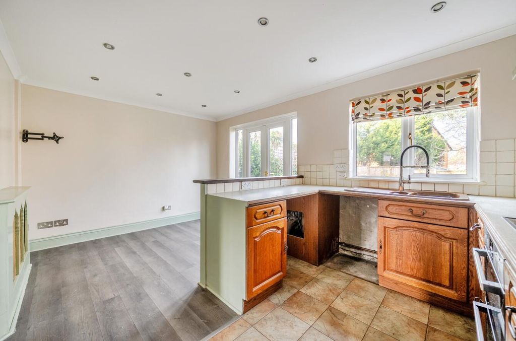 Property photo 3 of 17 1385341-12-69319962cd5F6.Jpg