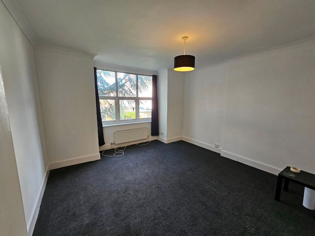 Property photo 2 of 6 Bedroom 1