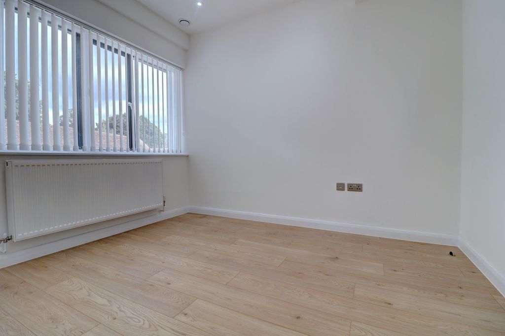 Property photo 3 of 7 Picture No. 06