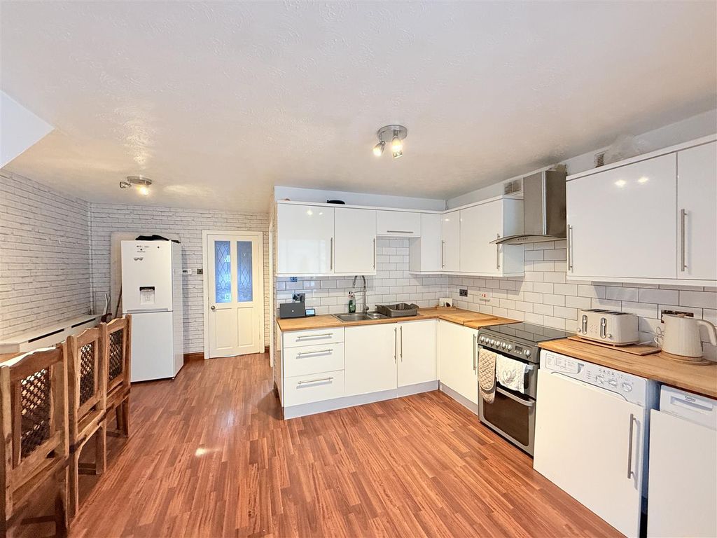 Property photo 3 of 16 Img_9329.Jpeg