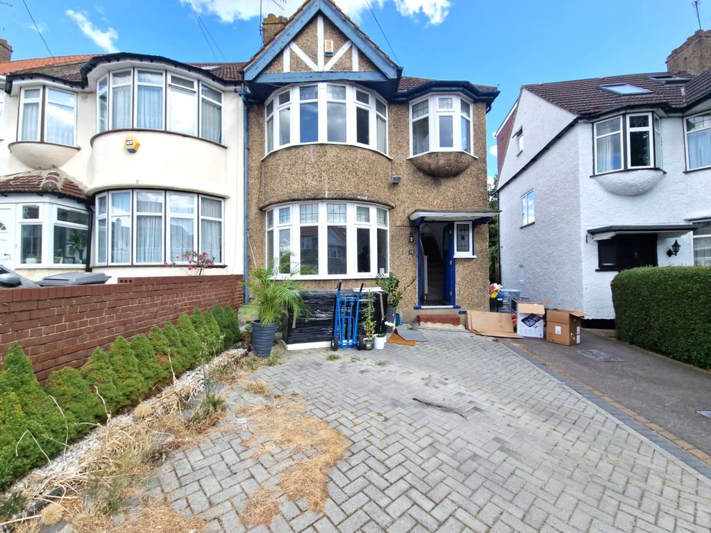 Property photo 1 of 12 3 Bedroom End -Terrace House To Rent
