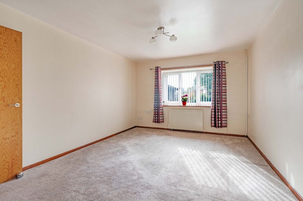 Property photo 2 of 10 Living Room