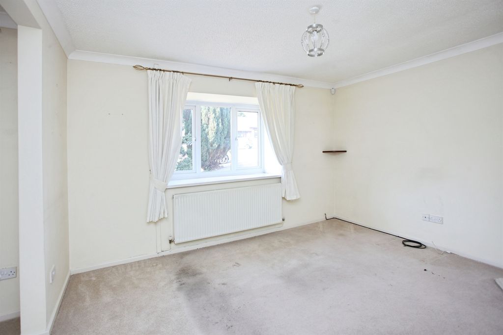 Property photo 3 of 16