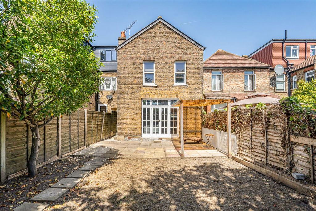 Property photo 3 of 11