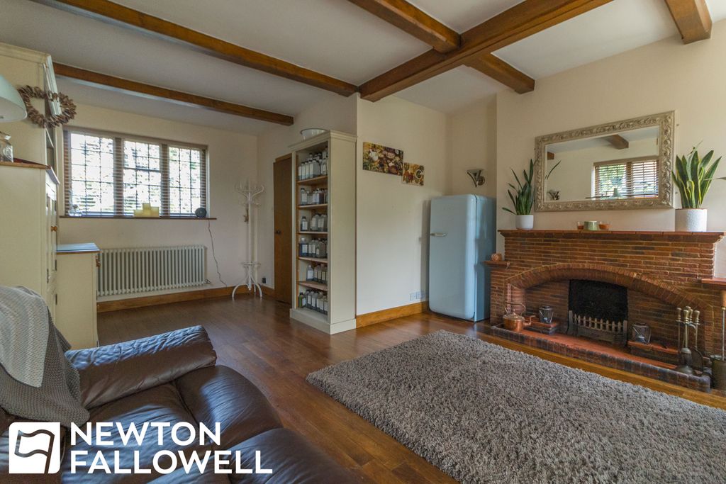 Property photo 2 of 31