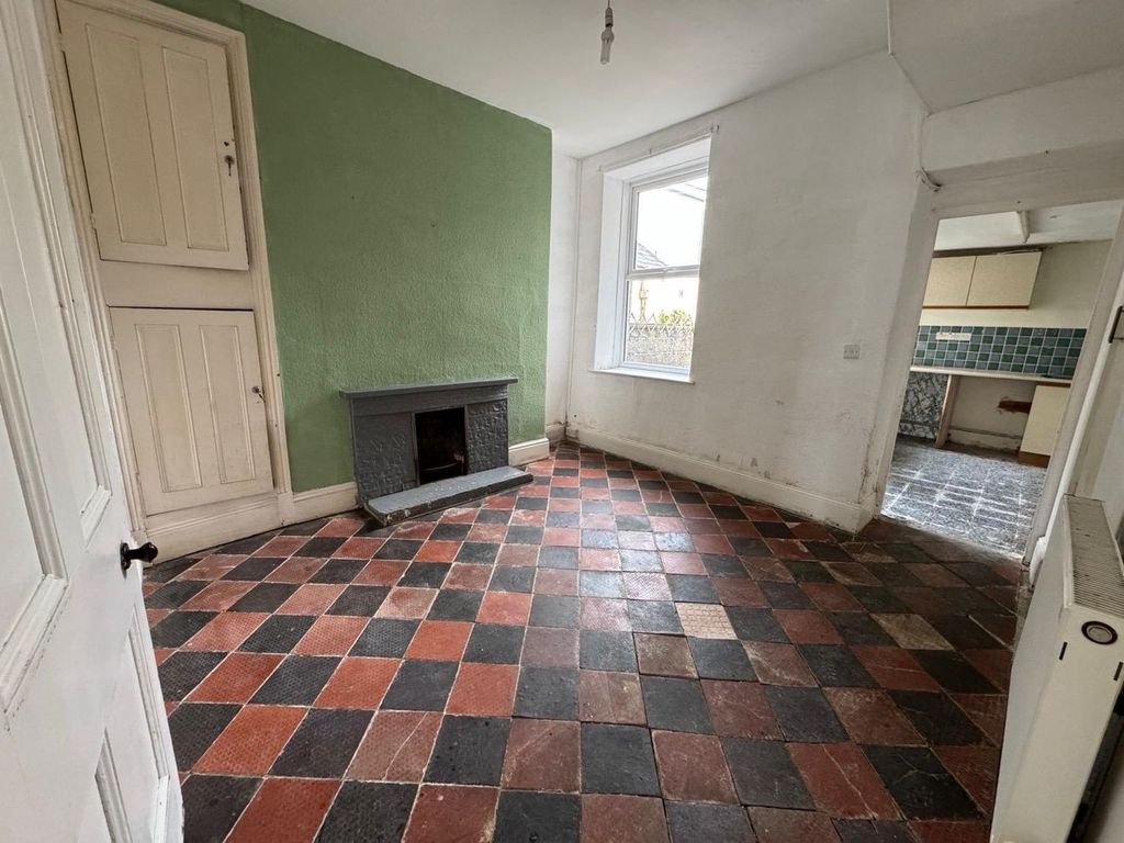 Property photo 3 of 20