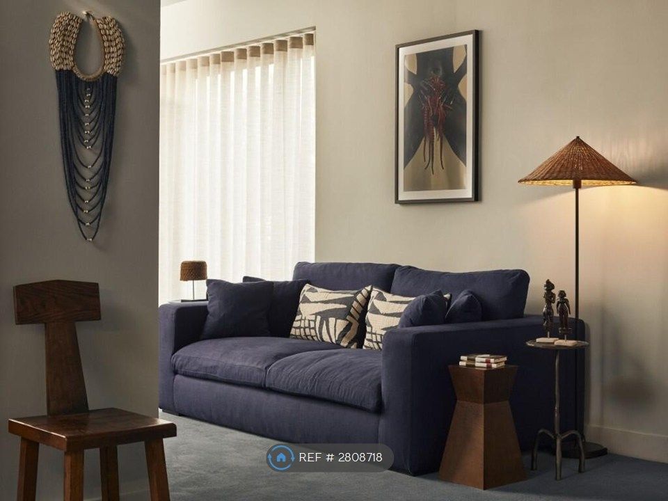 Property photo 2 of 30 Lounge