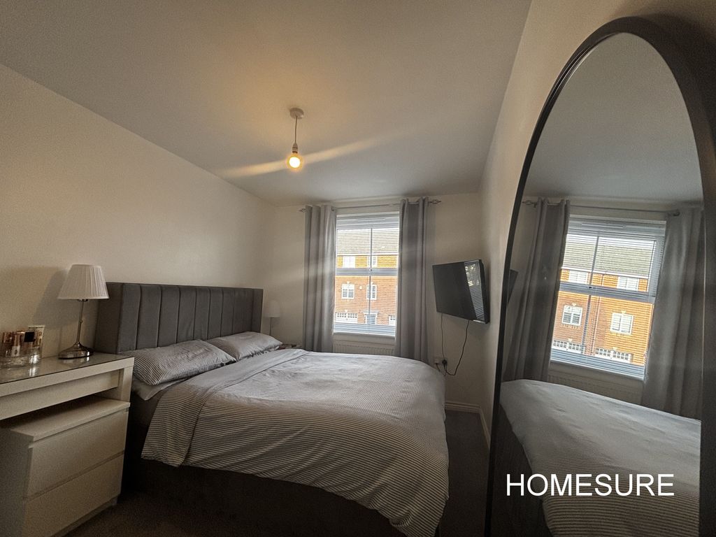 Property photo 2 of 6 32 Mater - Bd1