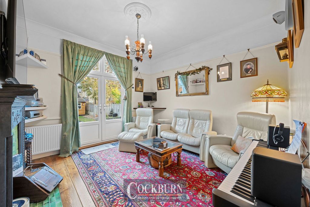 Property photo 2 of 23