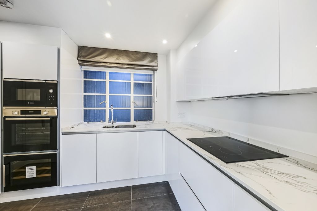 Property photo 2 of 18 Jll