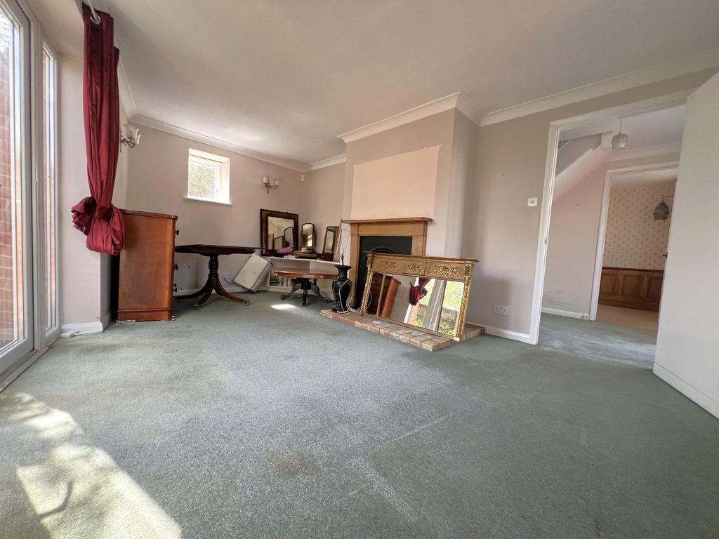 Property photo 3 of 11