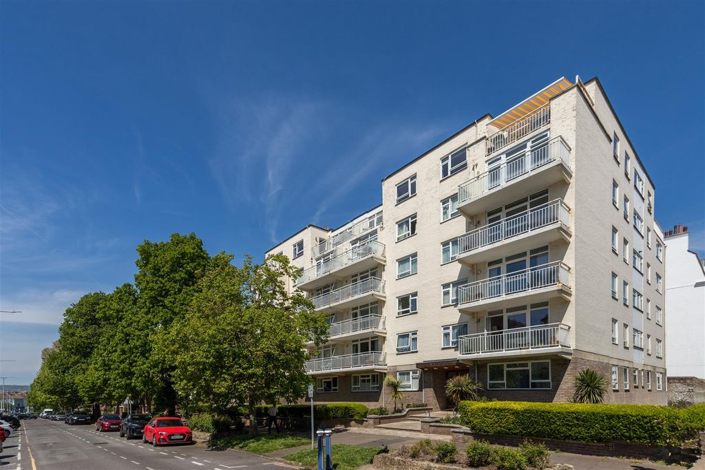 Property photo 1 of 38 Flat 22 Tavistock-1.Jpg