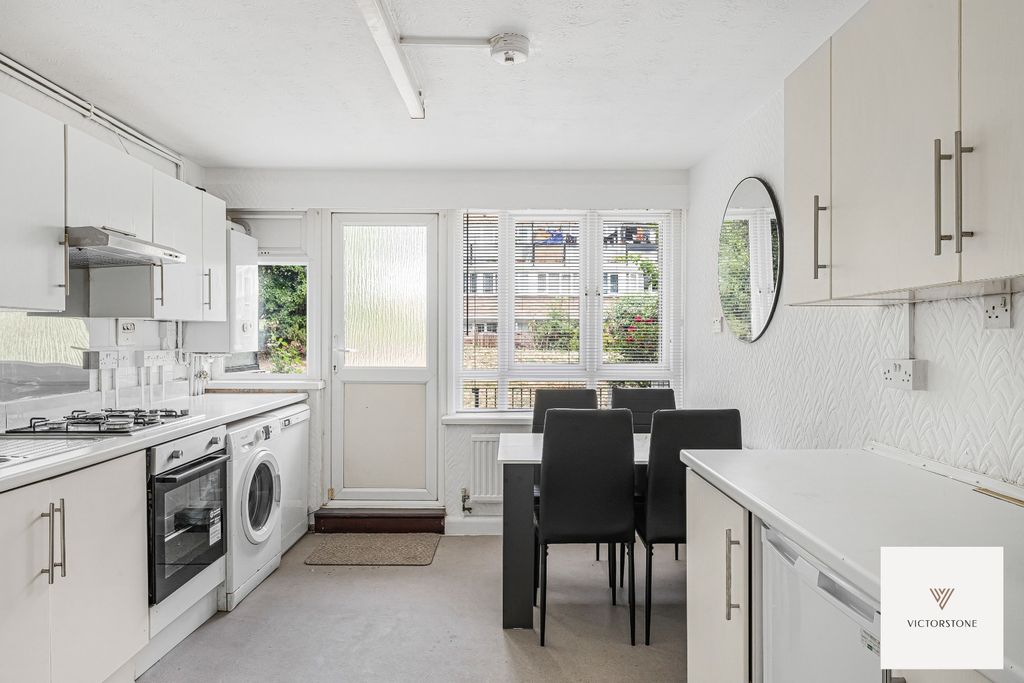 Property photo 2 of 22 1462764