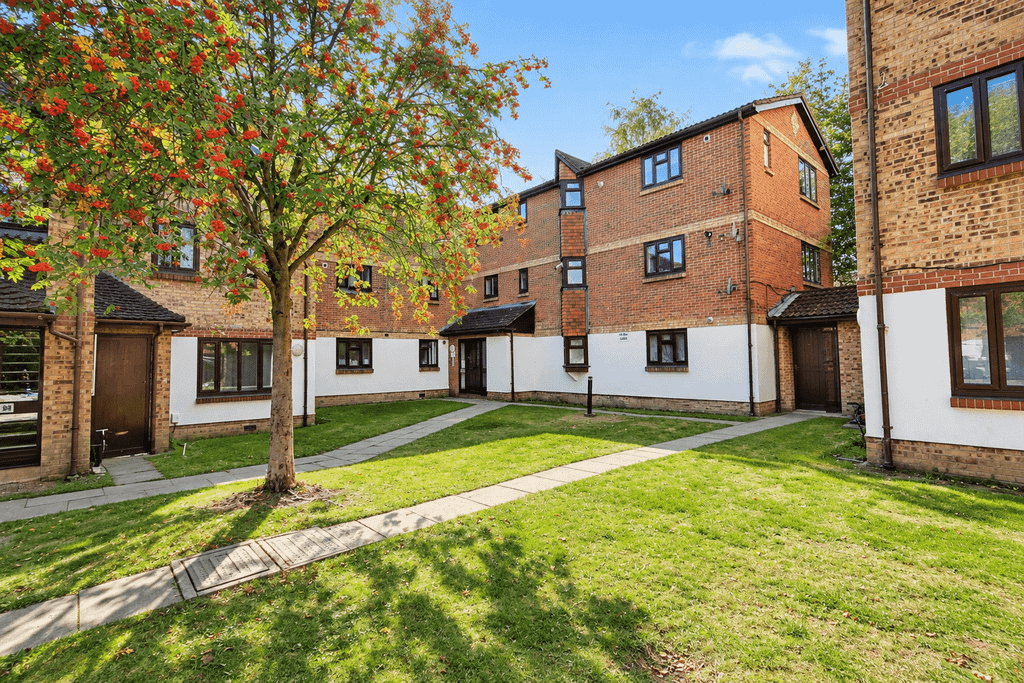 Property photo 1 of 7 Alliance Close, Wembley, Middlesex Ha0