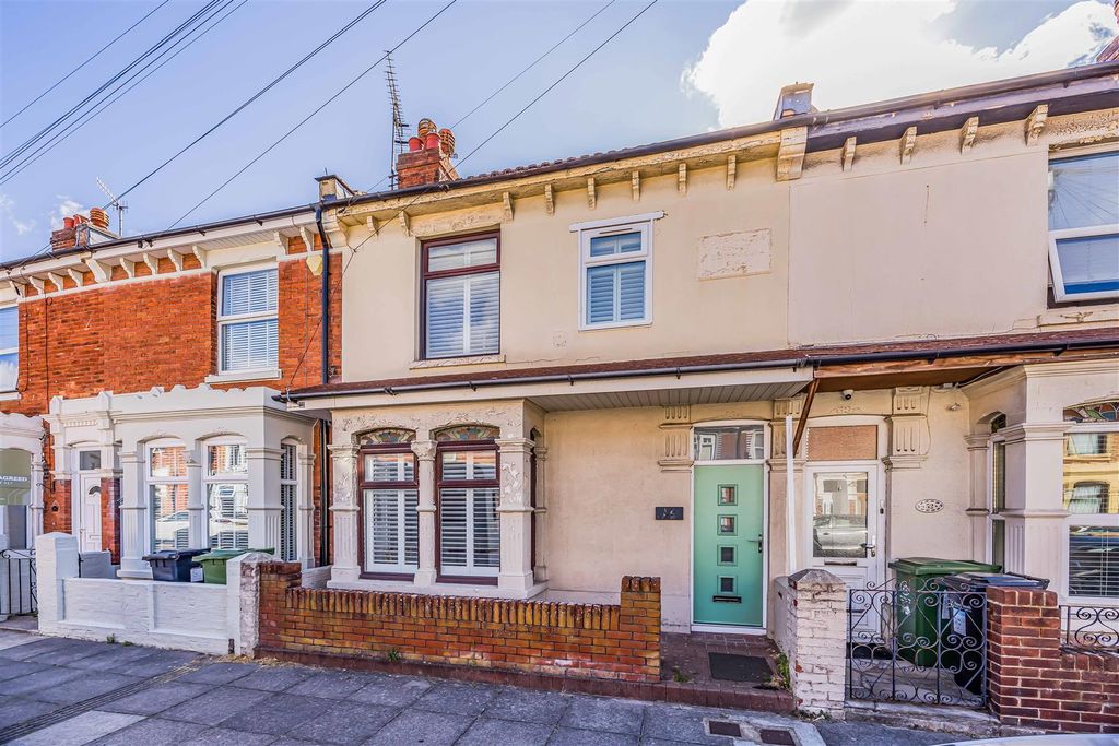 Property photo 1 of 19 54 Folkestone Road, Portsmouth-Small-Porticomarket