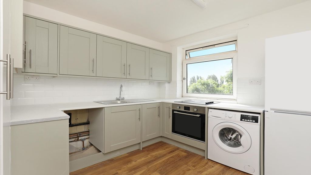 Property photo 2 of 11 Photo