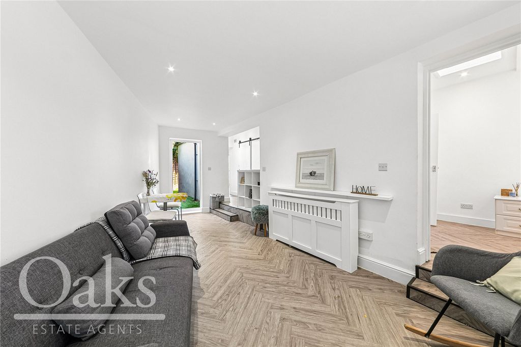 Property photo 3 of 8 Picture No. 06