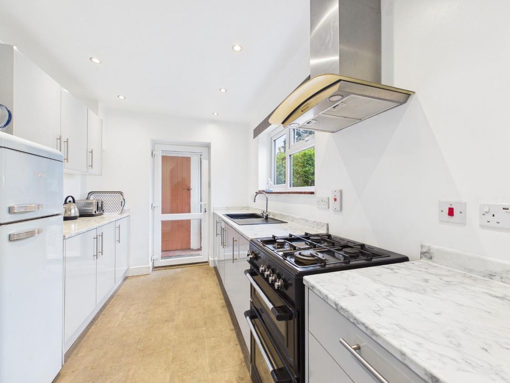 Property photo 3 of 20 Cam05010G0-Pr0056-Still005.Jpg