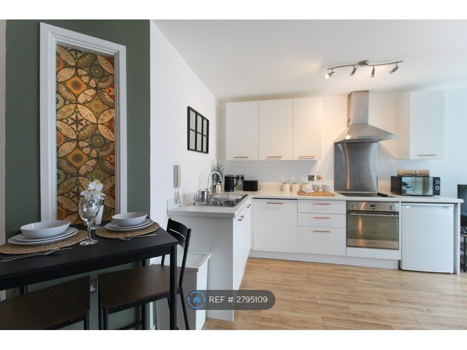 Property photo 1 of 21 Dining / Kitchen Area