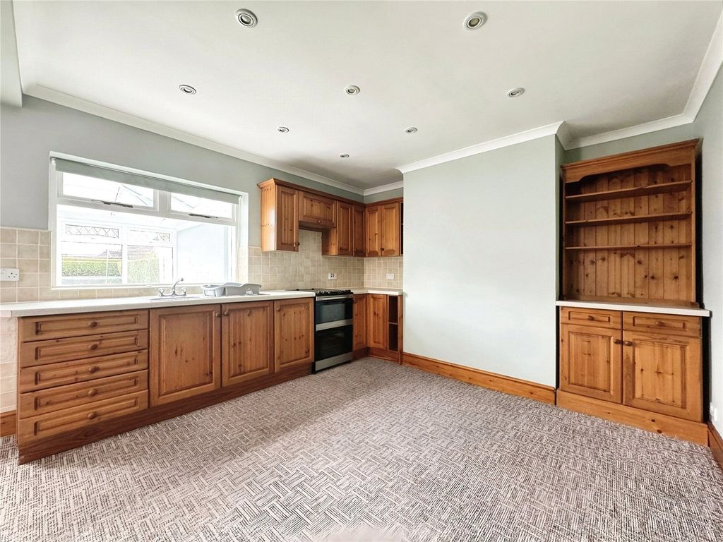 Property photo 2 of 14 Kitchen/Dining Room