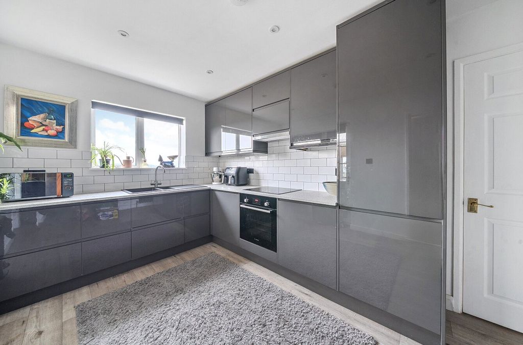 Property photo 3 of 13 Kitchen