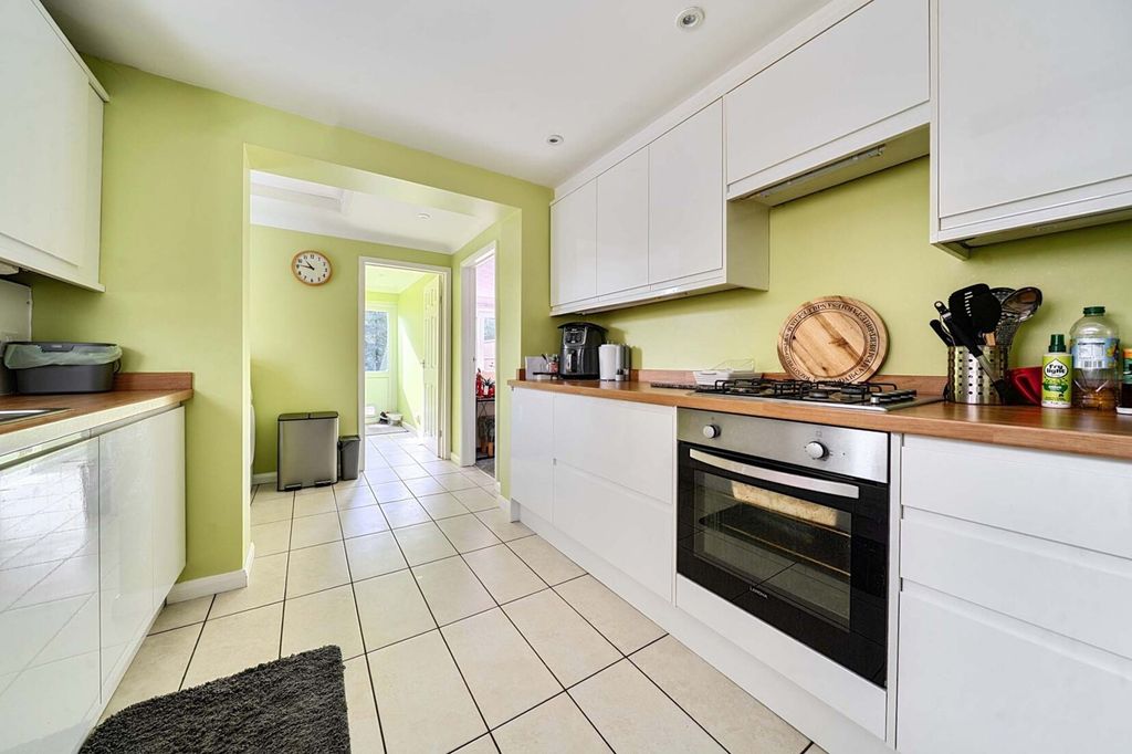 Property photo 3 of 15 Kitchen