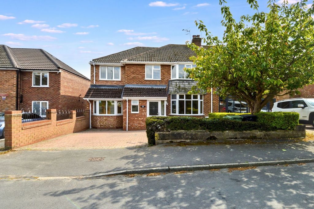 Property photo 1 of 31
