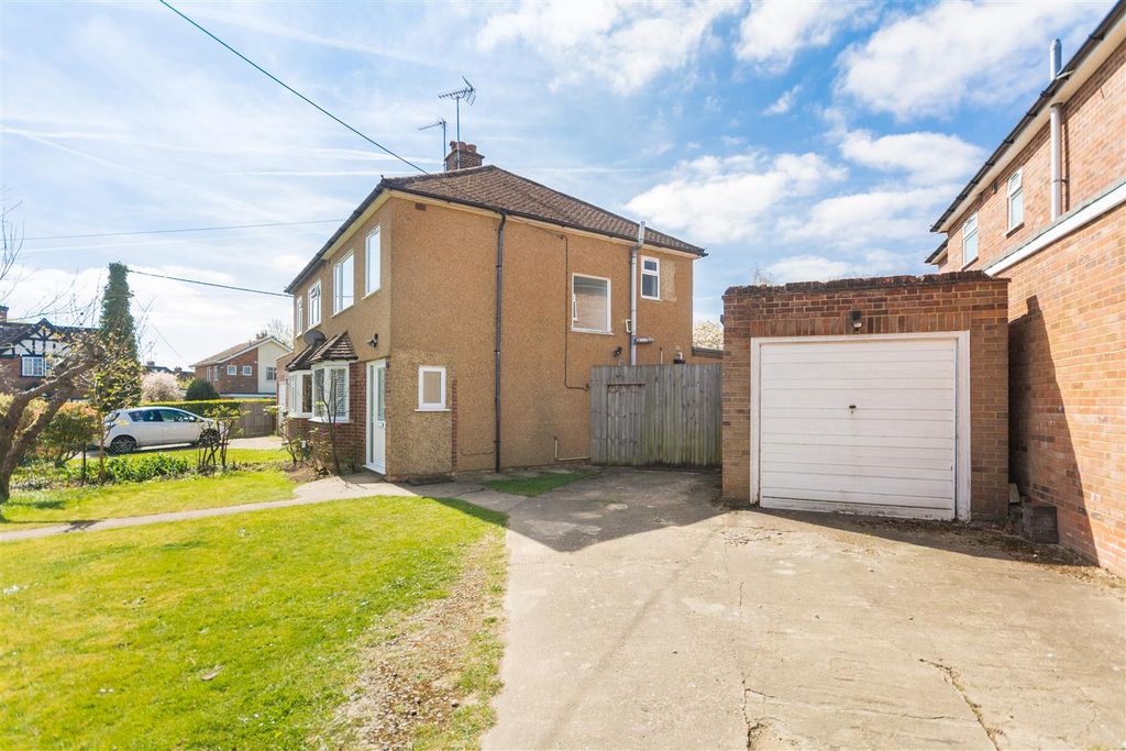 Property photo 3 of 14 8643741-Exterior03.Jpg