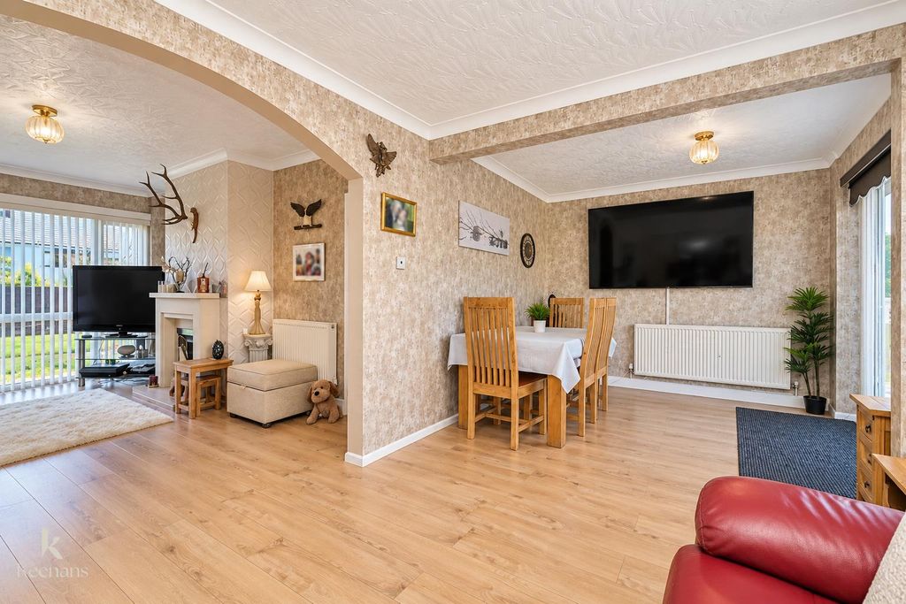 Property photo 3 of 43 3.Jpg