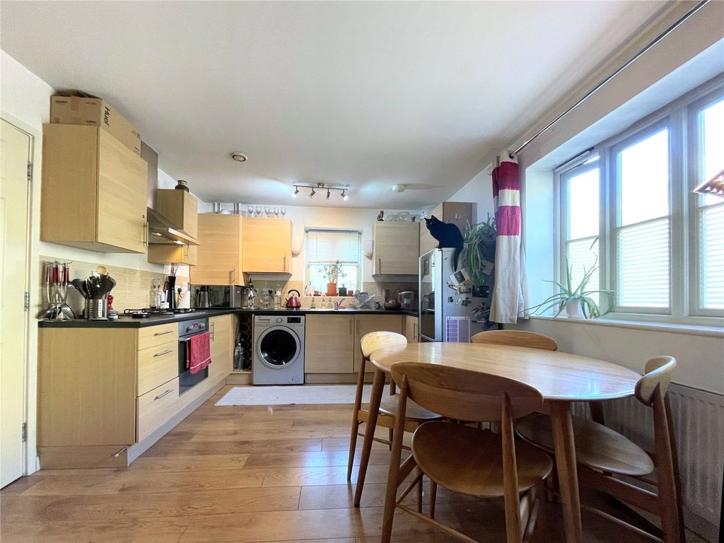 Property photo 3 of 10 Picture No. 04