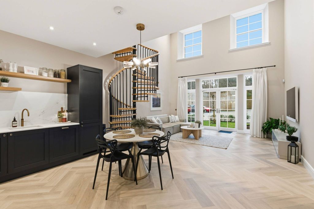 Property photo 2 of 18