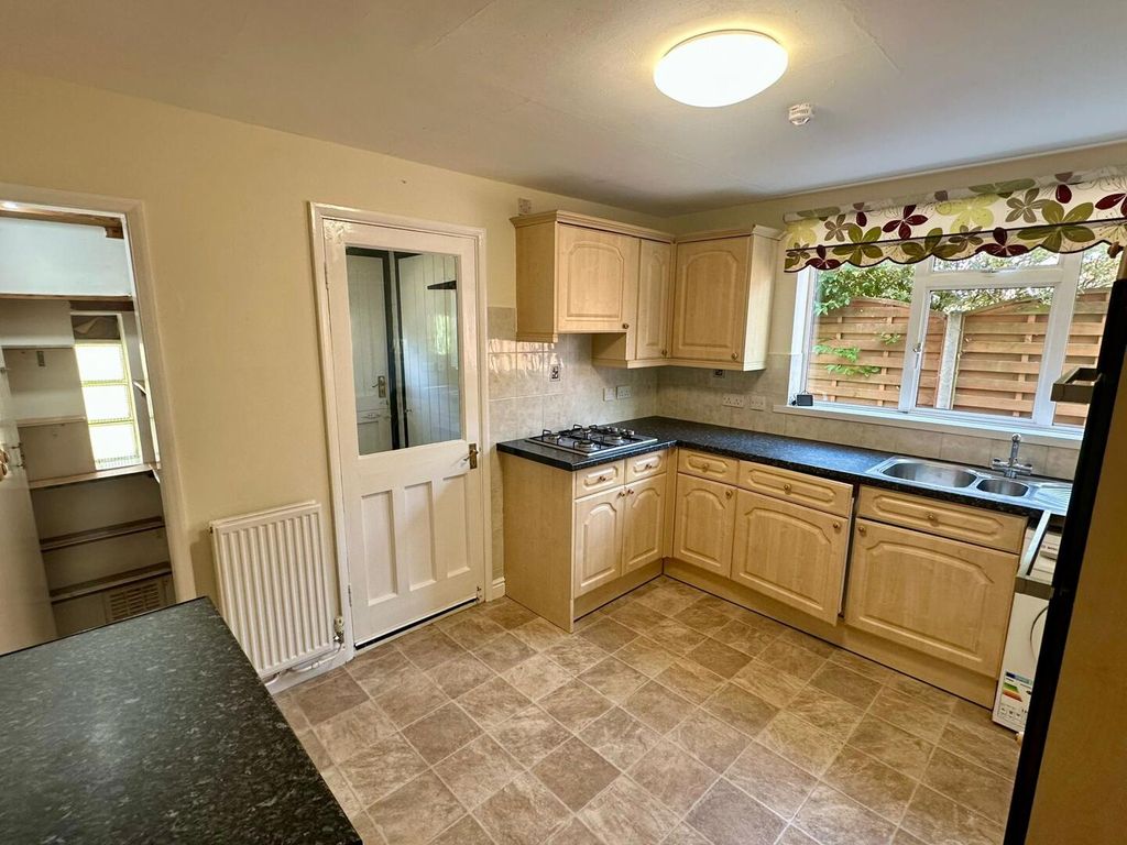 Property photo 3 of 14 Kitchen
