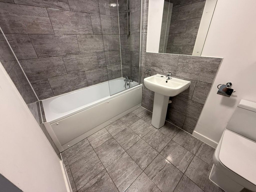 Property photo 3 of 4 Bathroom