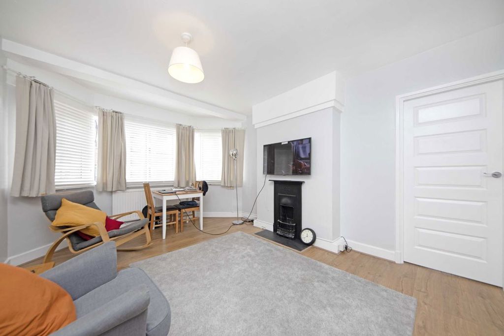 Property photo 2 of 3