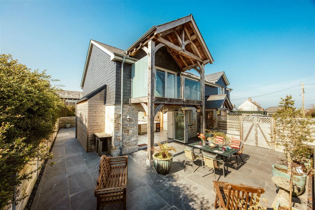 Property photo 3 of 40