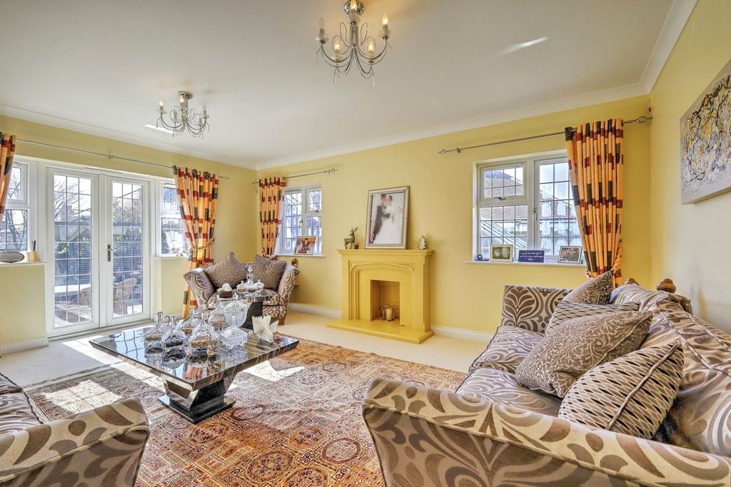 Property photo 3 of 19