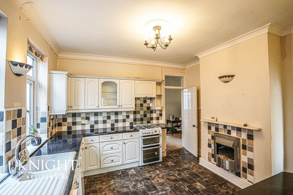 Additional image 15 of 2 bed property for saleConnaught Avenue, Frinton-On-Sea CO13